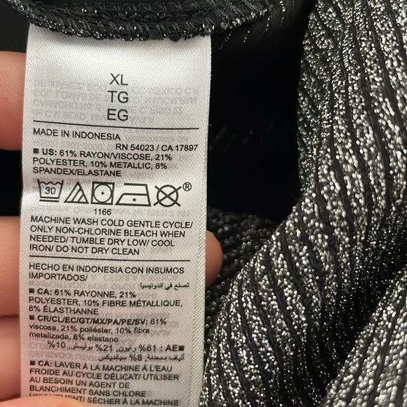 NWT Old Navy Shimmer Flare Pant. XL - Picture 7 of 7